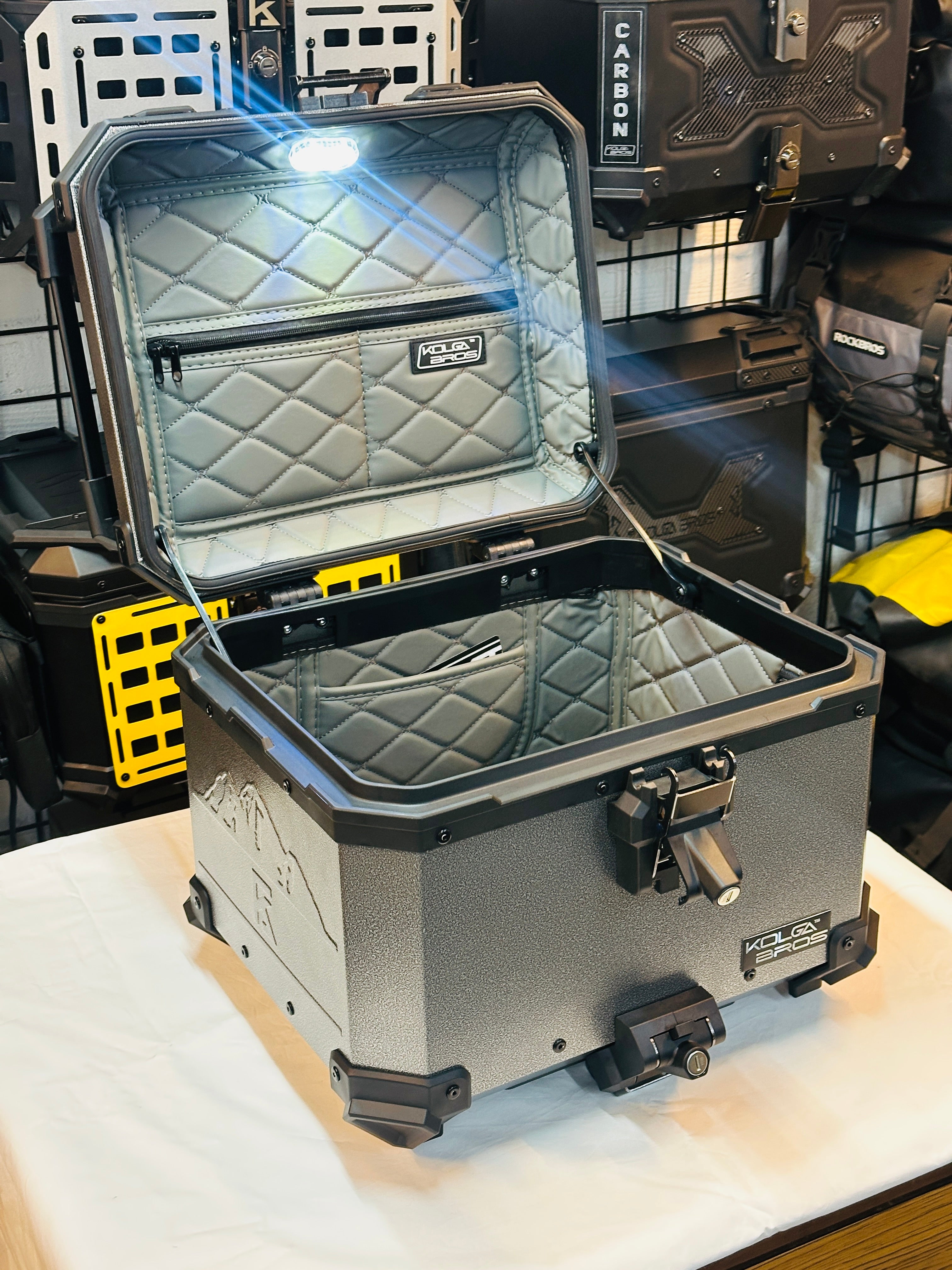 Kolga Bros SILVER BEAST Moto Trunk