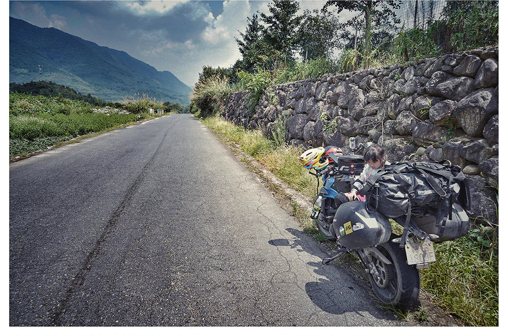 Rhinowalk 45L Waterproof Motorcycle Duffle Bag Heavy Duty Motorcycle Dry Tail Tool Bag for Adventure Bike (MT20450)